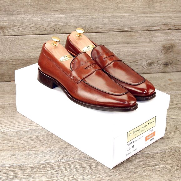 * NEW * $425 TO BOOT NEW YORK Italian Loafer 9 M Neiman Marcus * add $15 Trees